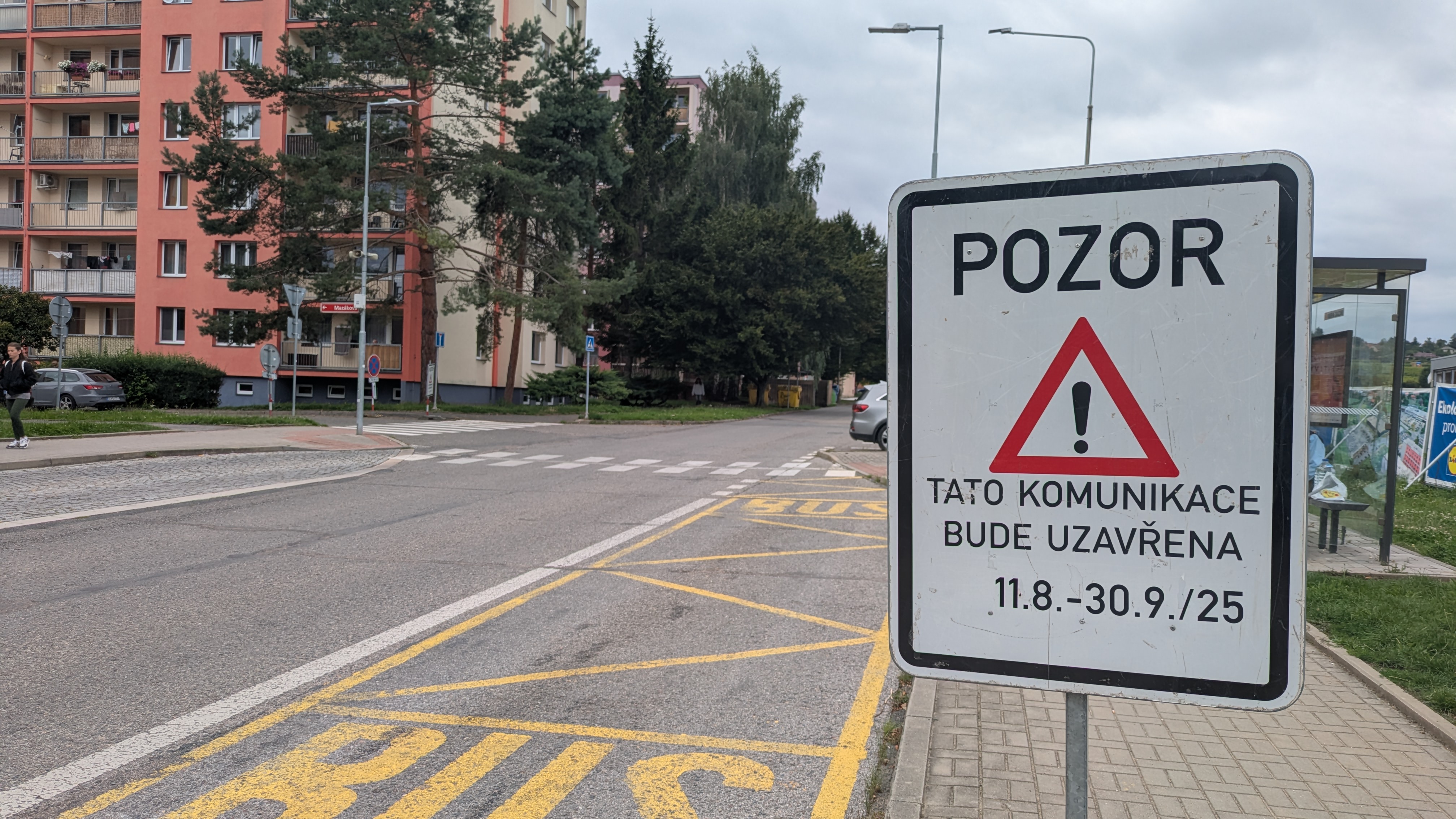 Uzávěrka ulic Opletalova a Mazákova – dopravní omezení kvůli výstavbě LIDL